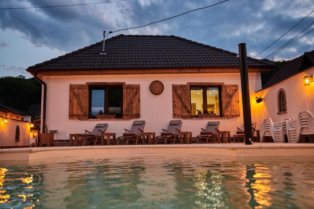 Complex Butoaiele Transilvaniei - Cazare & Spa - Natura - Relaxare Медиаш Экстерьер фото