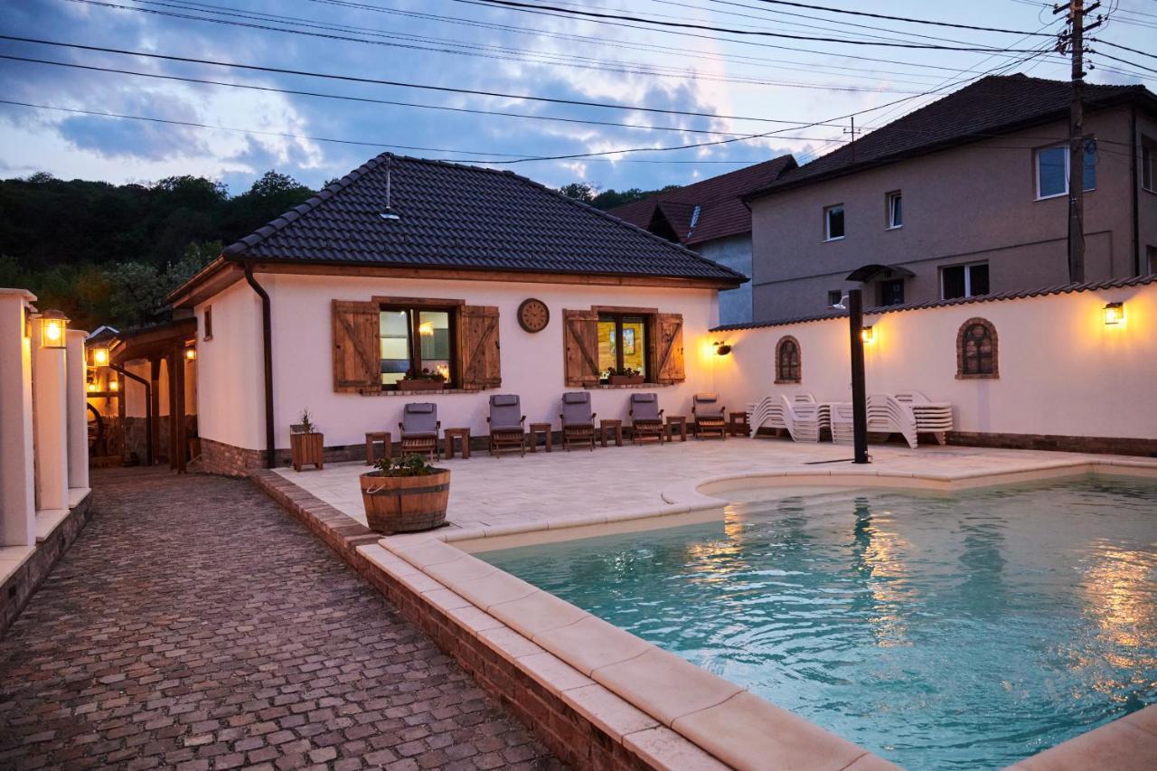 Complex Butoaiele Transilvaniei - Cazare & Spa - Natura - Relaxare Медиаш Экстерьер фото