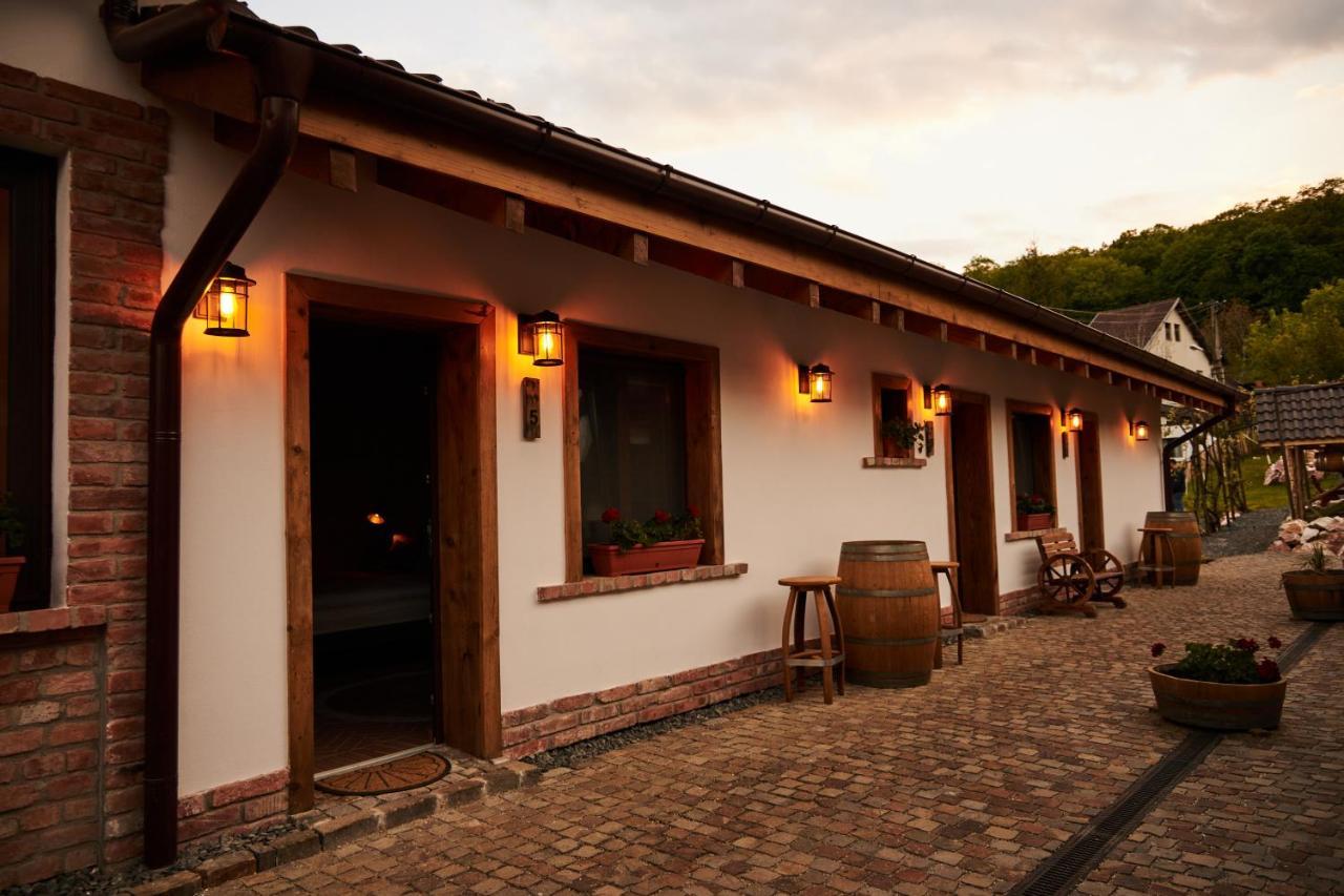 Complex Butoaiele Transilvaniei - Cazare & Spa - Natura - Relaxare Медиаш Экстерьер фото